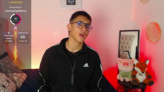 Snapshot of SalvadorFit chatting on 11/13/25, 07:57 SalvadorFit online show from 11/13/25, 07:57