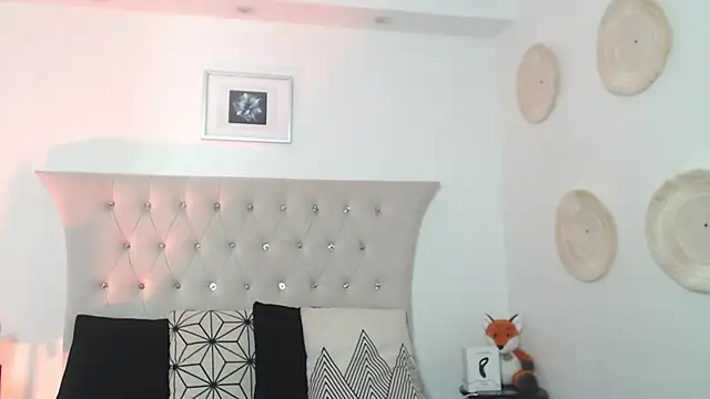 Snapshot of SalvadorFit chatting on 11/30/25, 08:46 SalvadorFit online show from 11/30/25, 08:46