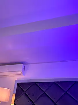 Snapshot of MeganMyerss_ chatting on 10/22/25, 08:19 MeganMyerss  online show from 10/22/25, 08:19