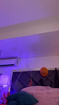 Snapshot of MeganMyerss_ chatting on 10/29/25, 08:54 MeganMyerss  online show from 10/29/25, 08:54