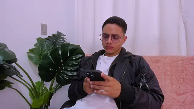 axel vega online show from 09/29/25, 07:19