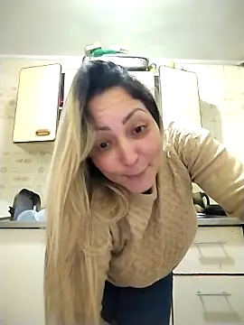 Snapshot of Lunita86 chatting on 10/12/25, 10:31 Lunita86 online show from 10/12/25, 10:31