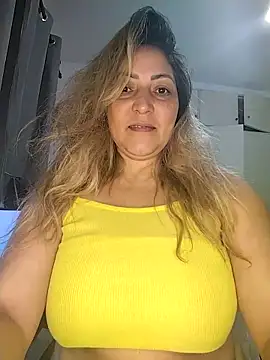 Snapshot of Lunita86 chatting on 10/26/25, 03:12 Lunita86 online show from 10/26/25, 03:12