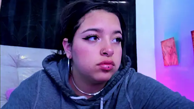 Snapshot of queen_salomme chatting on 11/29/25, 08:45 queen salomme online show from 11/29/25, 08:45