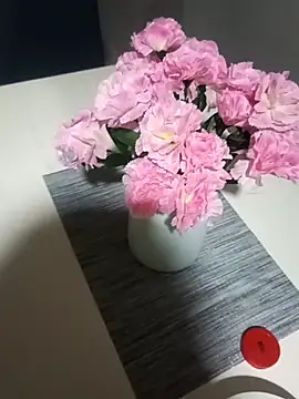 Snapshot of jenpaoo6- chatting on 09/26/25, 10:14 jenpaoo6- online show from 09/26/25, 10:14