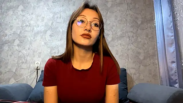 Snapshot of SetsukoBuddemeyer chatting on 10/10/25, 10:14 SetsukoBuddemeyer online show from 10/10/25, 10:14