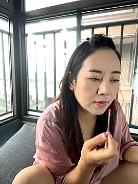 Snapshot of Kayla-love chatting on 10/30/25, 02:35 Kayla-love online show from 10/30/25, 02:35