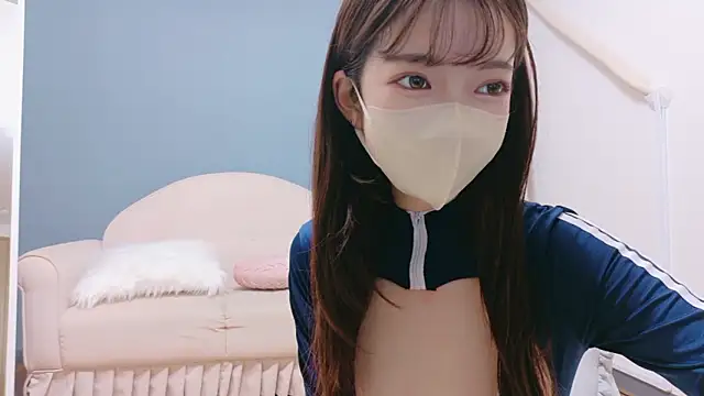 Snapshot of Mirai_H_ch chatting on 10/19/25, 04:57 Mirai H ch online show from 10/19/25, 04:57