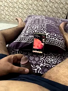 Snapshot of aflatoon121 chatting on 10/05/25, 10:24 aflatoon121 online show from 10/05/25, 10:24