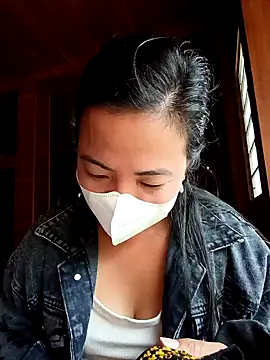 Snapshot of tulipsexy chatting on 09/19/25, 03:52 tulipsexy online show from 09/19/25, 03:52