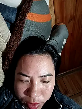 Snapshot of tulipsexy chatting on 10/21/25, 01:12 tulipsexy online show from 10/21/25, 01:12