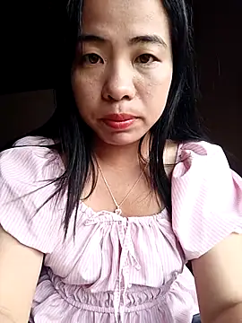 Snapshot of tulipsexy chatting on 10/23/25, 12:43 tulipsexy online show from 10/23/25, 12:43