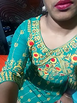 Snapshot of Cute_Couple59 chatting on 10/12/25, 05:12 Cute Couple59 online show from 10/12/25, 05:12