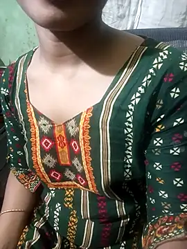 Snapshot of Cute_Couple59 chatting on 10/16/25, 10:16 Cute Couple59 online show from 10/16/25, 10:16