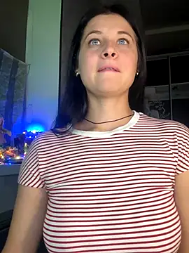 cutie modest  online show from 10/21/25, 07:47