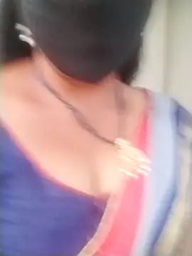 Snapshot of Mahaitha chatting on 10/18/25, 12:17 Mahaitha online show from 10/18/25, 12:17