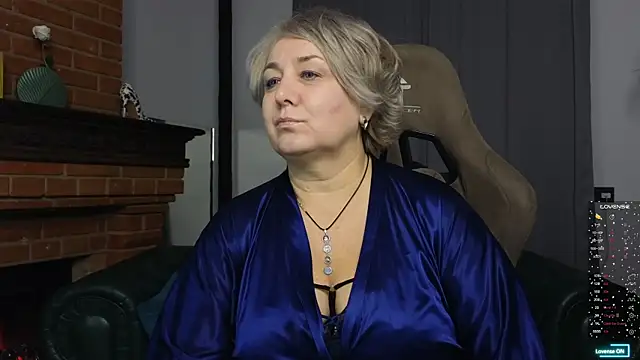 Snapshot of Marta_Wils chatting on 10/03/25, 01:02 Marta Wils online show from 10/03/25, 01:02