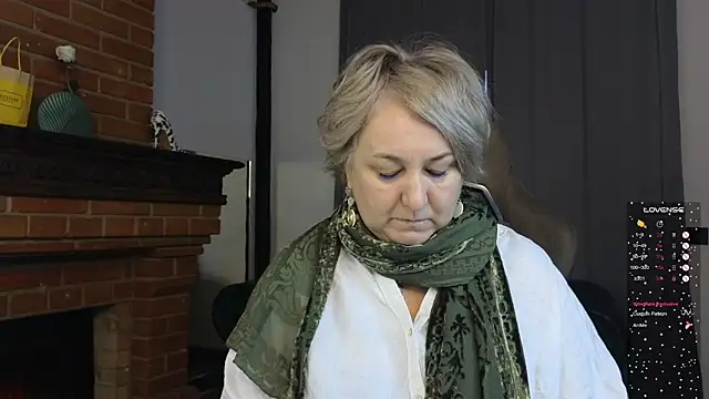 Snapshot of Marta_Wils chatting on 10/04/25, 01:25 Marta Wils online show from 10/04/25, 01:25