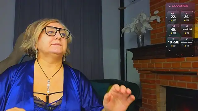 Snapshot of Marta_Wils chatting on 10/22/25, 02:01 Marta Wils online show from 10/22/25, 02:01