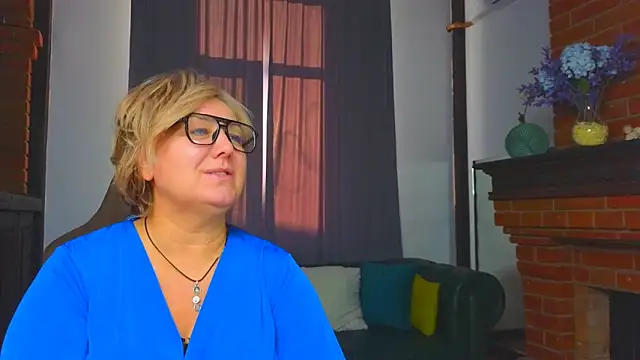 Snapshot of Marta_Wils chatting on 11/06/25, 03:07 Marta Wils online show from 11/06/25, 03:07