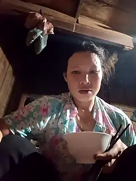 Snapshot of callistra chatting on 09/21/25, 01:24 callistra online show from 09/21/25, 01:24