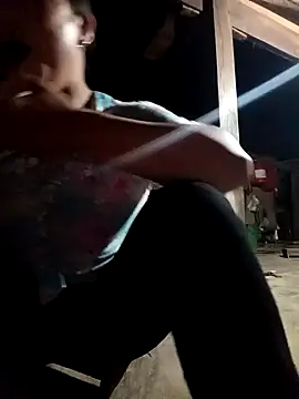 Snapshot of callistra chatting on 10/08/25, 01:31 callistra online show from 10/08/25, 01:31