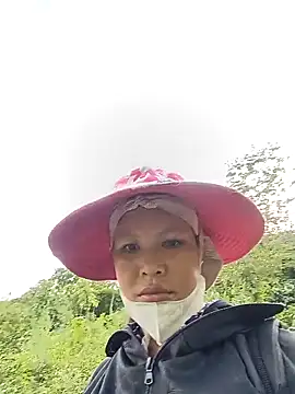 Snapshot of callistra chatting on 10/09/25, 08:23 callistra online show from 10/09/25, 08:23