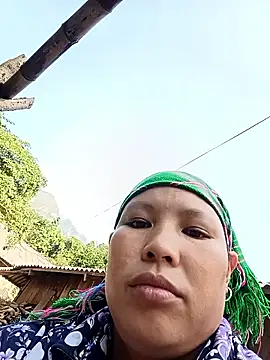 Snapshot of callistra chatting on 10/29/25, 01:19 callistra online show from 10/29/25, 01:19