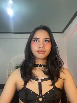 Snapshot of Divine_Goddesss chatting on 09/22/25, 03:52 Divine Goddesss online show from 09/22/25, 03:52