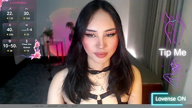 Snapshot of Divine_Goddesss chatting on 10/31/25, 03:07 Divine Goddesss online show from 10/31/25, 03:07