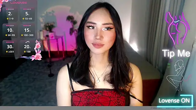 Snapshot of Divine_Goddesss chatting on 11/05/25, 03:06 Divine Goddesss online show from 11/05/25, 03:06