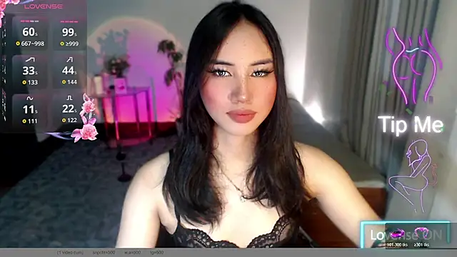 Snapshot of Divine_Goddesss chatting on 11/07/25, 02:33 Divine Goddesss online show from 11/07/25, 02:33