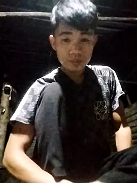 Snapshot of Nhyy_xx chatting on 10/18/25, 06:08 Nhyy xx online show from 10/18/25, 06:08