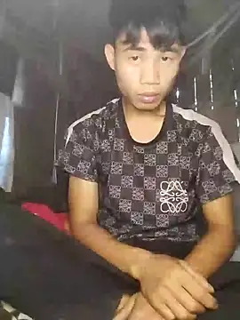 Snapshot of Nhyy_xx chatting on 10/21/25, 09:32 Nhyy xx online show from 10/21/25, 09:32