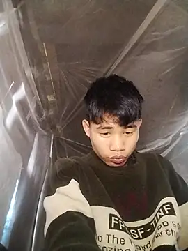 Snapshot of Nhyy_xx chatting on 10/24/25, 03:03 Nhyy xx online show from 10/24/25, 03:03