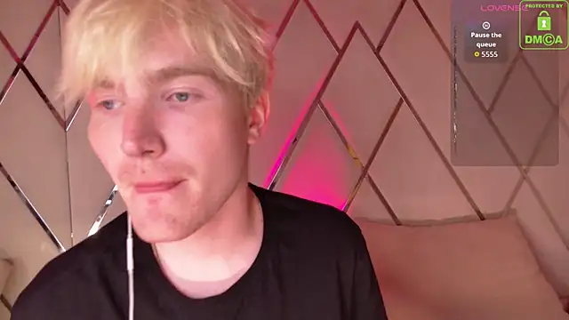 MikkiJohnsonn online show from 09/19/25, 04:25