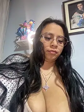 Snapshot of Rouus14 chatting on 11/14/25, 08:46 Rouus14 online show from 11/14/25, 08:46