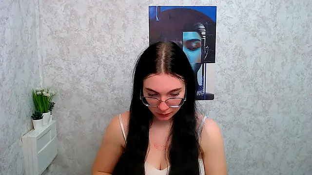 Snapshot of MiraBabe_ chatting on 11/10/25, 10:47 MiraBabe online show from 11/10/25, 10:47