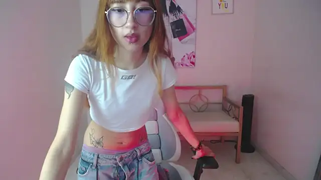 Snapshot of gaby_angel_ chatting on 10/08/25, 01:20 gaby angel  online show from 10/08/25, 01:20