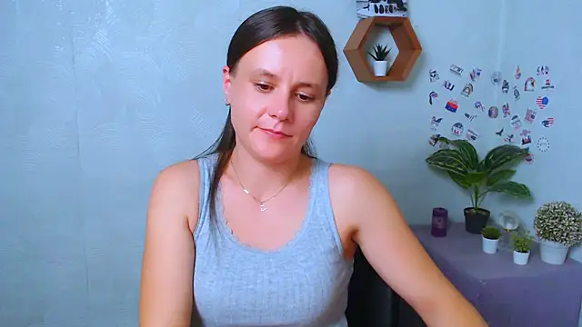 Snapshot of EvelinaMiss_ chatting on 10/26/25, 02:01 EvelinaMiss  online show from 10/26/25, 02:01