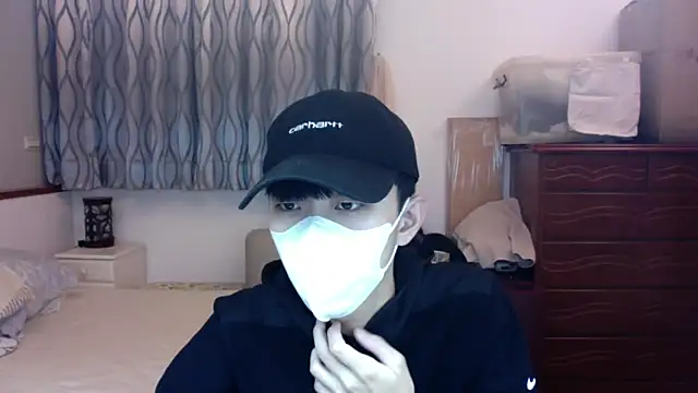 Snapshot of kai101010 chatting on 09/21/25, 03:35 kai101010 online show from 09/21/25, 03:35