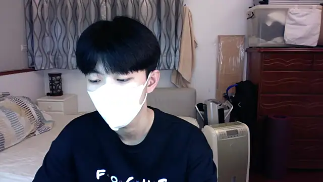 Snapshot of kai101010 chatting on 10/30/25, 04:08 kai101010 online show from 10/30/25, 04:08