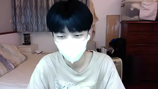 Snapshot of kai101010 chatting on 10/31/25, 04:08 kai101010 online show from 10/31/25, 04:08