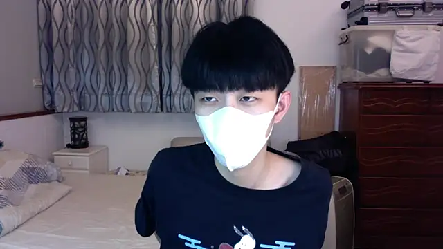 Snapshot of kai101010 chatting on 11/11/25, 12:38 kai101010 online show from 11/11/25, 12:38