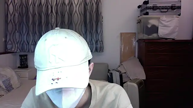 Snapshot of kai101010 chatting on 11/15/25, 02:46 kai101010 online show from 11/15/25, 02:46