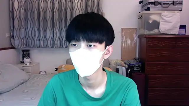 Snapshot of kai101010 chatting on 11/25/25, 02:28 kai101010 online show from 11/25/25, 02:28