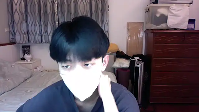 Snapshot of kai101010 chatting on 12/17/25, 01:17 kai101010 online show from 12/17/25, 01:17