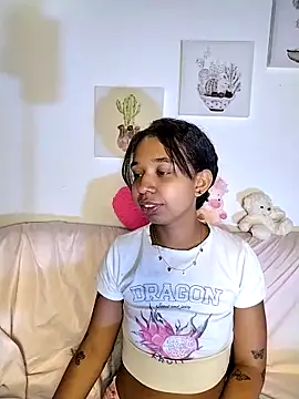 Snapshot of Suzanelee1 chatting on 10/08/25, 03:15 Suzanelee1 online show from 10/08/25, 03:15