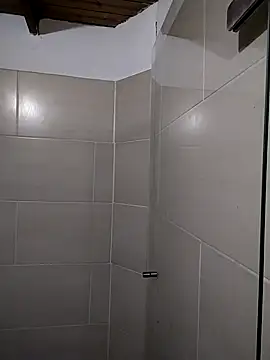 Snapshot of Suzanelee1 chatting on 10/14/25, 01:01 Suzanelee1 online show from 10/14/25, 01:01