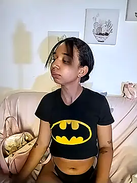 Snapshot of Suzanelee1 chatting on 10/15/25, 01:39 Suzanelee1 online show from 10/15/25, 01:39